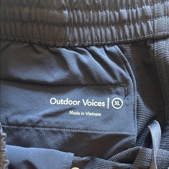 Outdoor Voices Navy Cropped Pants - Picture 2 of 5